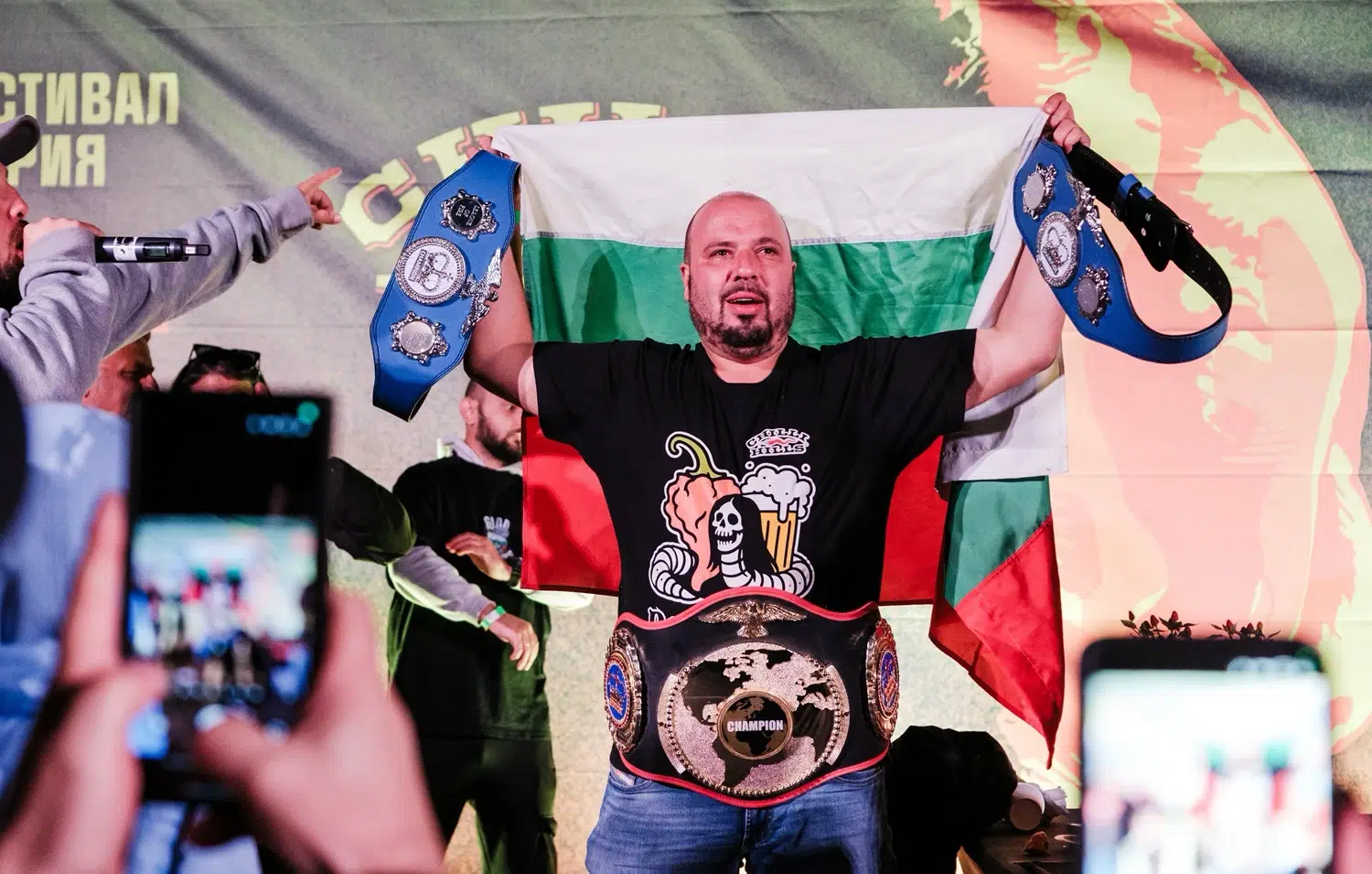 Запознайте се с Николай „Papaworm“ Филипов, който покори света на лютото